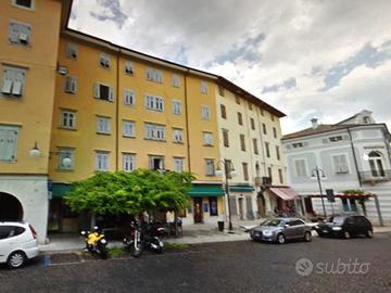 Magazzino-deposito 110 mc piazza Cavour