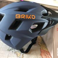 Casco BRIKO AKAN  bike - roller skate - skateboard