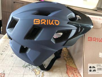 Casco BRIKO AKAN  bike - roller skate - skateboard