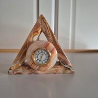 Orologio da tavolo in onice rosso fatto da artista