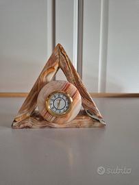 Orologio da tavolo in onice rosso fatto da artista