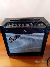 Amplificatore Fender Mustang 1 per chitarra