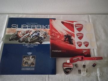 SUPERBIKE LIBRO UFFICIALE 2009/10 + GADGET DUCATI