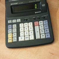 Calcolatrice Sharp da tavolo