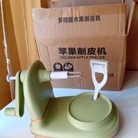 Attrezzo a manovella per sbucciare le mele nuovo