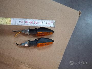 frecce posteriori moto