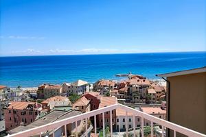 Grande appartamento prima collina