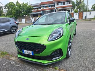 Ford Puma St verde