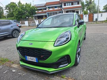 Ford Puma St verde
