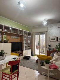 In piccolo condominio - tripla esposizione