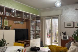 In piccolo condominio - tripla esposizione