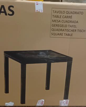Tavolo in plastica 