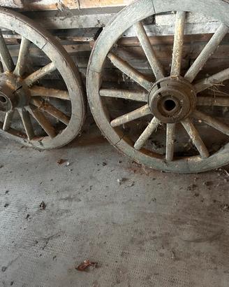 Coppia di ruote carro d epoca