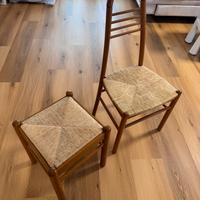 Sedia e sgabello legno e paglia