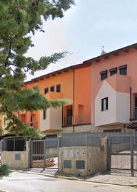 Villa a schiera 3 piani più mansarda e garage