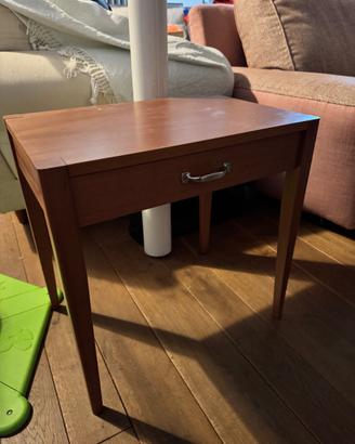 Coppia di comodini e divano biposto