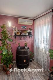 PALAZZETTO INDIPENDENTE CON TERRAZZO ABITABILE E G