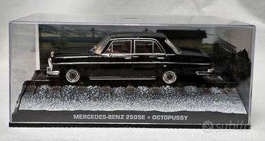 007 James Bond Mercedes-Benz 250SE.