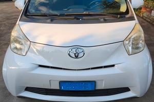 Toyota IQ 