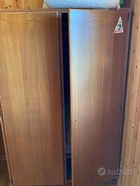 Armadio a 2 ante in legno massello