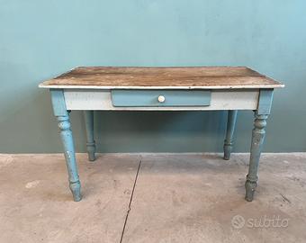 Antico tavolo osteria gamba tornita, dritta, mossa