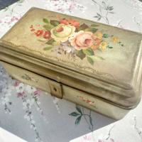 Scatola di latta vintage 