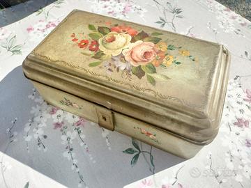 Scatola di latta vintage 