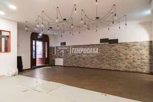 **IMMOBILE COMMERCIALE DI 230 MQ IN ZONA CENTRALE,