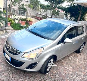 Opel corsa 1.2 5 porte gpl  2012
