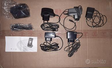 Caricabatteria telefono cellulare vintage.