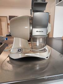 grattugia formaggio elettrica 