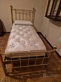 Letto in ottone
