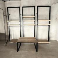 Scaffali negozio con ripiani effetto rovere chiaro