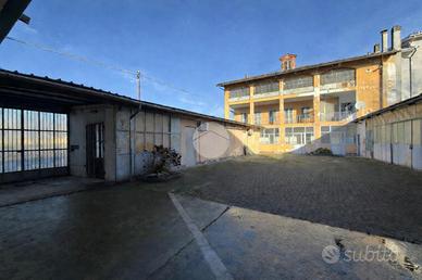 CASA SEMINDIPENDENTE A ROMANO CANAVESE