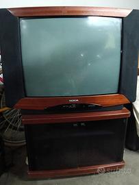 Televisione 32 pollici con mobiletto