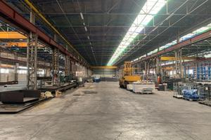 Capannone con carroponte