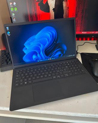 Computer portatile dell vostro 3520 i5 8gb 512ssd
