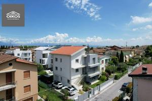 Villa di 314 m² con più di 5 locali e box auto a D