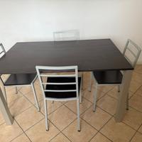 Tavolo allungabile con 6 sedie