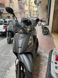 Scooter kymco people