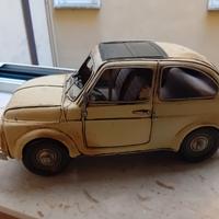 Modellino in latta Fiat 500