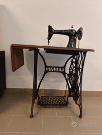 Macchina da cucire Singer d'epoca 
