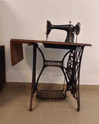 Macchina da cucire Singer d'epoca 
