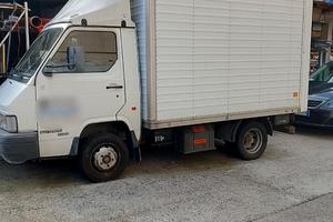 Nissan con sponda idraulica 