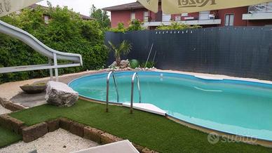Casa indipendente di 227 m² con più di 5 locali a 