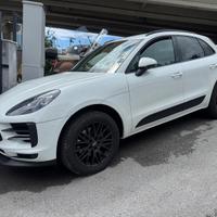 Porsche Macan Set Winter Gomme Invernali + Cerchi