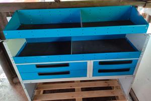 scaffalatura cassettiera per furgoni