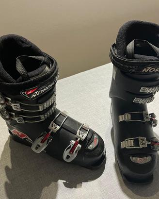 scarponi sci Nordica