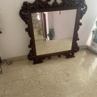 Specchio grande e testata letto singolo