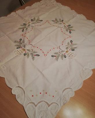 centro tavola natalizio ricamato